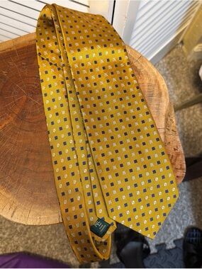 Men's Silk Geometric Tie in Mustard Yellow - Classic Formal Accessory